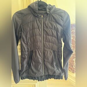 Lululemon Women's Black Quilted Jacket size 2